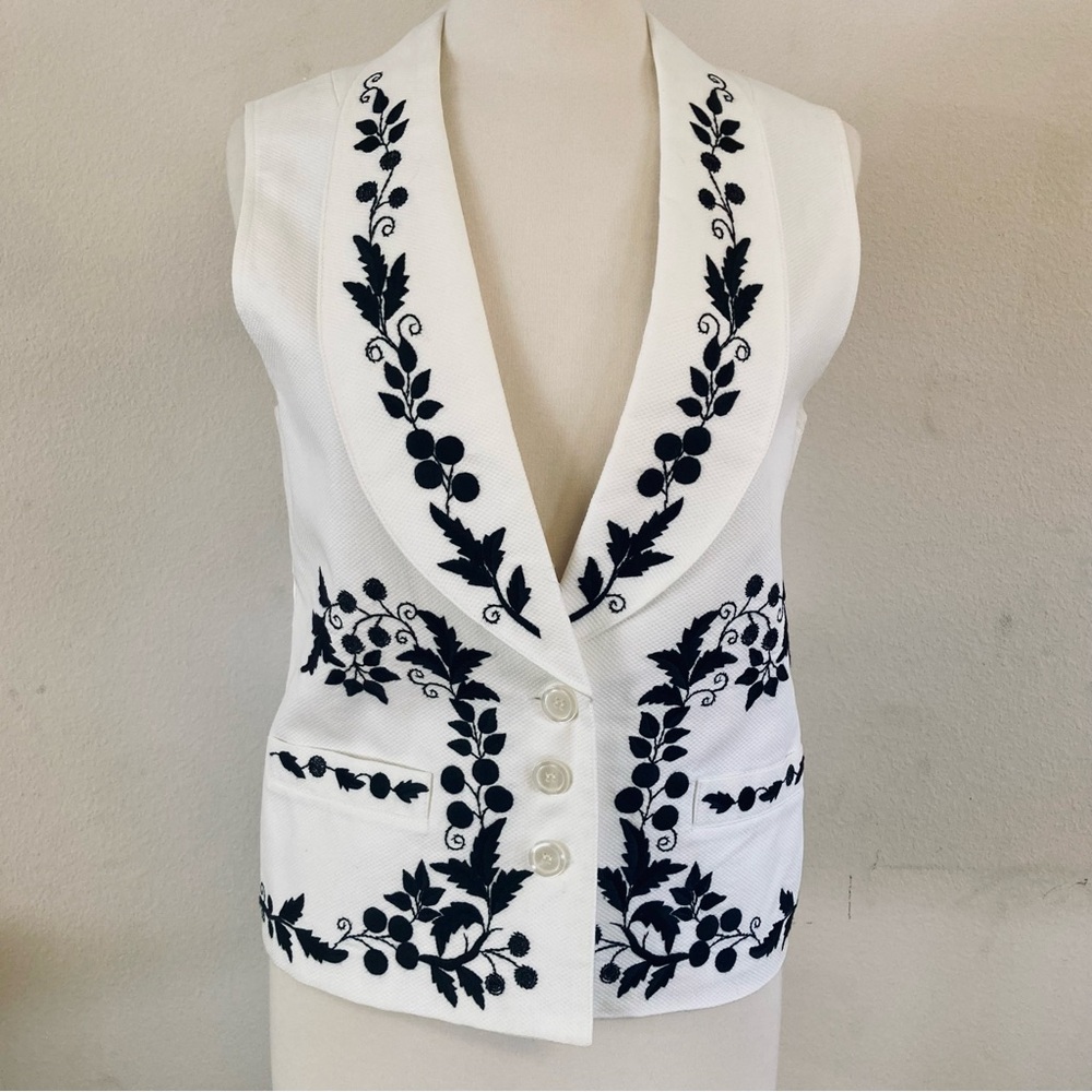 Fantastically Beautiful Rare Embroidered VintageVest Size 8
